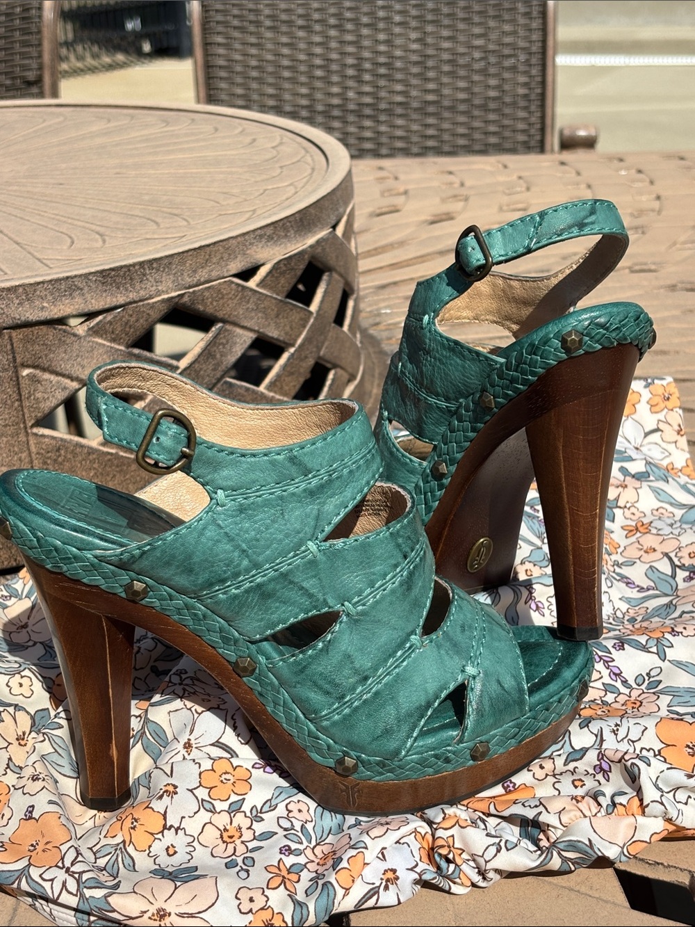 NWOT 9 Teal FRYE Women’s Strappy Studded Braided Wooden High-Heel Sandals Sz 9M